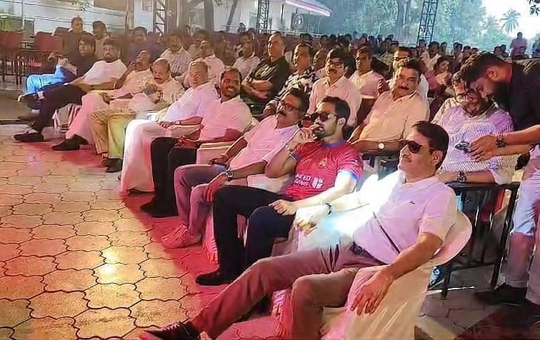 കളത്തിലിറങ്ങി 'കളറാക്കി' ആസിഫലി; കണ്ണൂര്‍ വാരിയേഴ്‌സ് ടീമിനെ പ്രഖ്യാപിച്ചു- വിഡിയോ